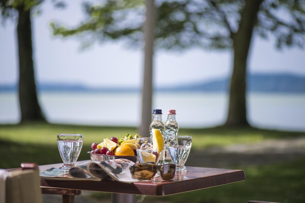 Familia Hotel Balatonboglar Exterior photo