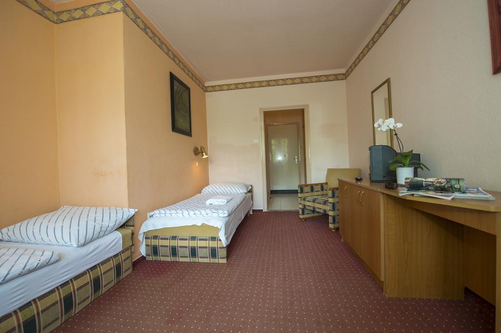 Familia Hotel Balatonboglar Room photo